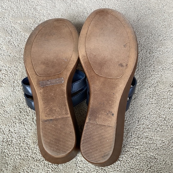 Tuscany Resort By Easy Street Black Thong Wedge Flip Flops Sandals Size 8.5 - Picture 6 of 6